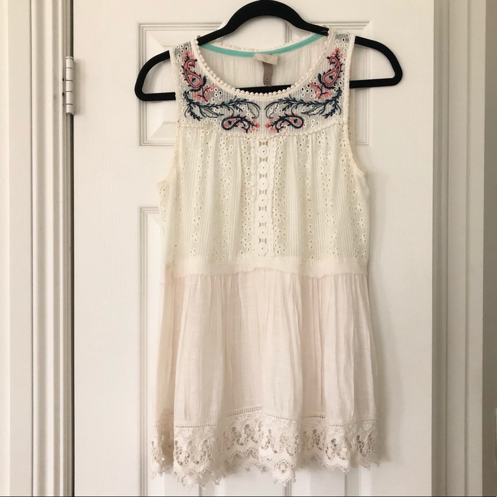 Knox Rose Embroidered top